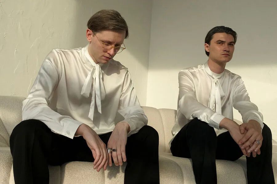 25 марта инди-поп группа «Буерак» выступит в Петербургском клубе Aurora Concert hall.