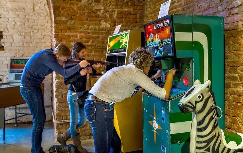 Посмотреть на звезды, прогуляться по красивому парку или загадать желание у волшебного памятника – подборка мест для влюбленных. Куда отправиться в Санкт-Петербурге в места полные романтики с любимой девушкой/парнем.