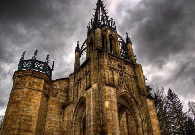 u041cu0435u0441u0442u0430: u0413u043eu0442u0438u0447u0435u0441u043au0430u044f u0430u0440u0445u0438u0442u0435u043au0442u0443u0440u0430 u041fu0435u0442u0435u0440u0431u0443u0440u0433u0430