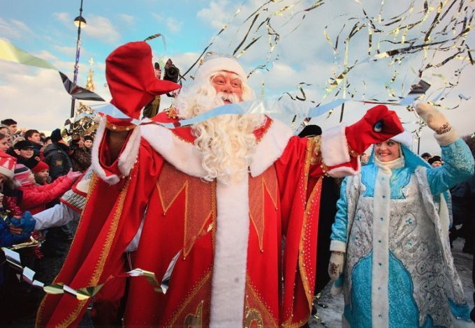 u0414u0435u0434 u041cu043eu0440u043eu0437 u0438u0437 u0412u0435u043bu0438u043au043eu0433u043e u0423u0441u0442u044eu0433u0430 u043fu0440u0438u0435u0434u0435u0442 u0432 u041fu0435u0442u0435u0440u0431u0443u0440u0433 u0432 u0434u0435u043au0430u0431u0440u0435