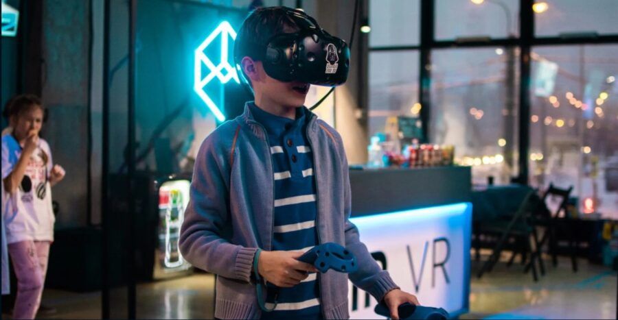 «Save Notre-Dame On Fire‎» от сети VR-клубов MIR VR