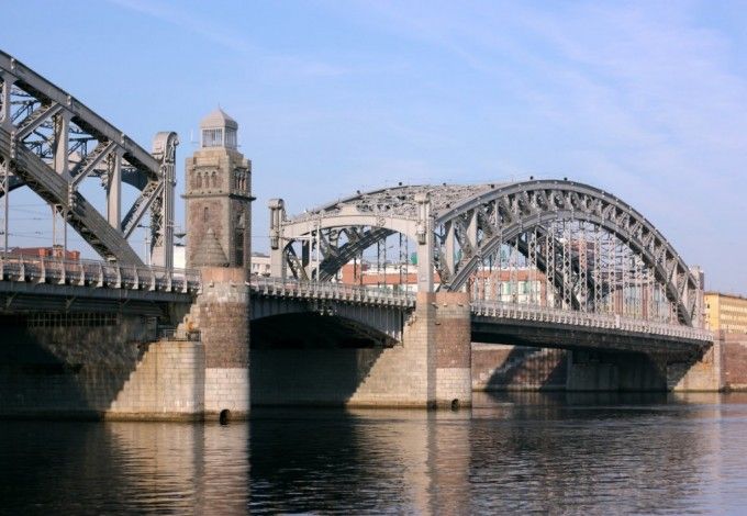 u0411u043eu043bu044cu0448u0435u043eu0445u0442u0438u043du0441u043au0438u0439 u043cu043eu0441u0442 u043fu043eu043bu0443u0447u0438u0442 u0440u0435u0432u0435u0440u0441u0438u0432u043du043eu0435 u0434u0432u0438u0436u0435u043du0438u0435