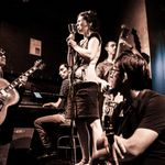 u0413u0434u0435 u0432 u041fu0435u0442u0435u0440u0431u0443u0440u0433u0435 u043fu043eu0441u043bu0443u0448u0430u0442u044c u0434u0436u0430u0437