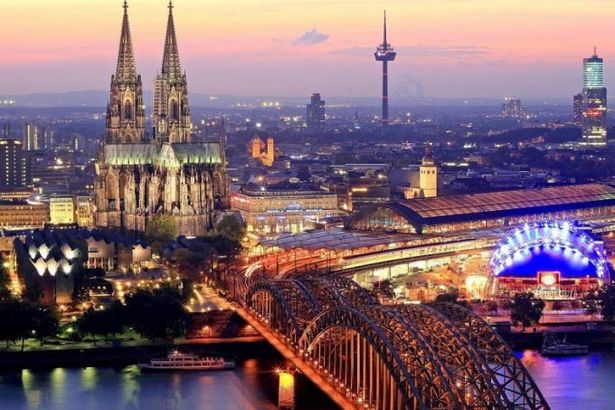 u041bu043eu0443u043au043eu0441u0442u0435u0440 u00abu041fu043eu0431u0435u0434u0430u00bb u043du0430u0447u043du0435u0442 u043bu0435u0442u0430u0442u044c u0432 u0413u0435u0440u043cu0430u043du0438u044e