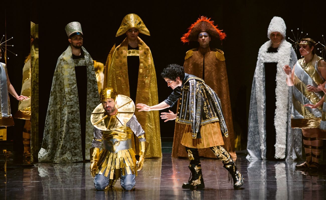 10 декабря оперу «Фаэтон» покажут на большом экране. Постановка Пермского театра оперы и балета и Королевской оперы Версаля. В сотрудничестве с ансамблем Le Poème Harmonique. Опера написана в 1683 году, в данной сценической версии представлена в Перми в 2018 году.