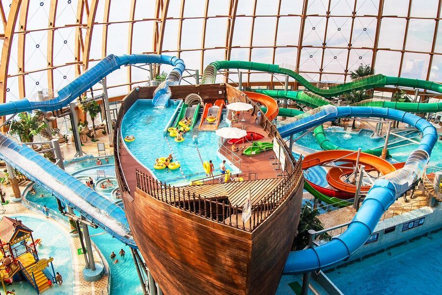 Аквапарк Piterland - водные горки и бассейны для детского праздника