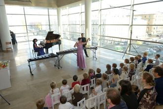 Экспериментальные постановки, необычный взгляд на привычный сюжет, захватывающая игра актеров — самый древний вид искусства сегодня может быть бесплатным и интересным одновременно в этих театрах: