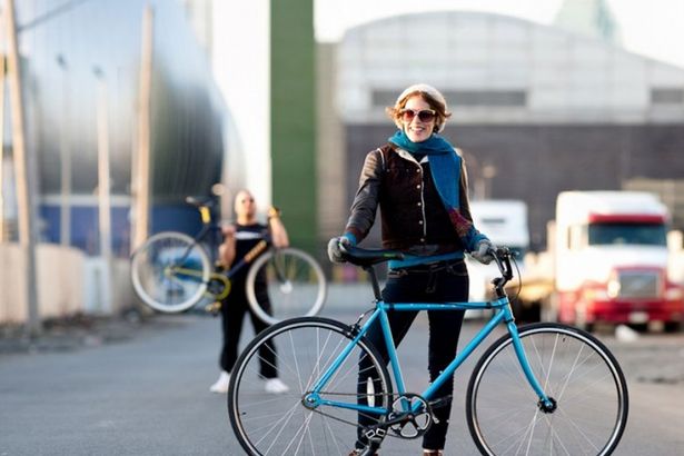 u0410u043au0446u0438u044f u00abu041du0430 u0440u0430u0431u043eu0442u0443 u043du0430 u0432u0435u043bu043eu0441u0438u043fu0435u0434u0435u00bb u0432u043eu0437u0432u0440u0430u0449u0430u0435u0442u0441u044f u0432 u041fu0435u0442u0435u0440u0431u0443u0440u0433