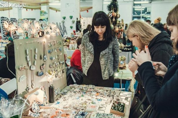 u0425u0435u043du0434u043cu0435u0439u0434- u0441u0442u0443u0434u0438u0438 u043fu043eu043au0430u0436u0443u0442 u0441u0432u043eu0438 u0440u0430u0431u043eu0442u044b u043du0430 u044fu0440u043cu0430u0440u043au0435 u00abu0411u043bu043eu0445u0430u00bb