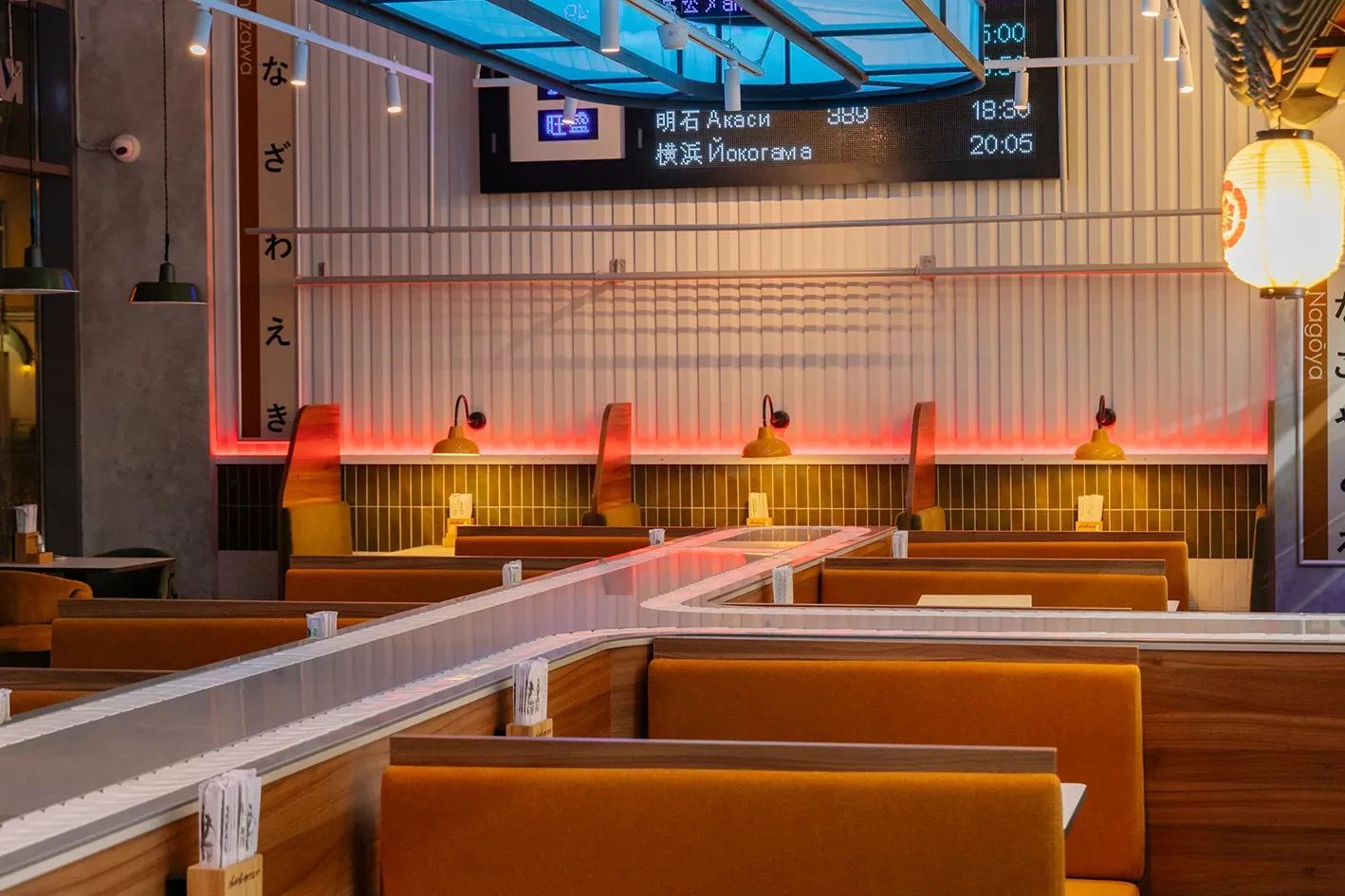 Конвейерный ресторан Umami Shinkansen в Петербурге