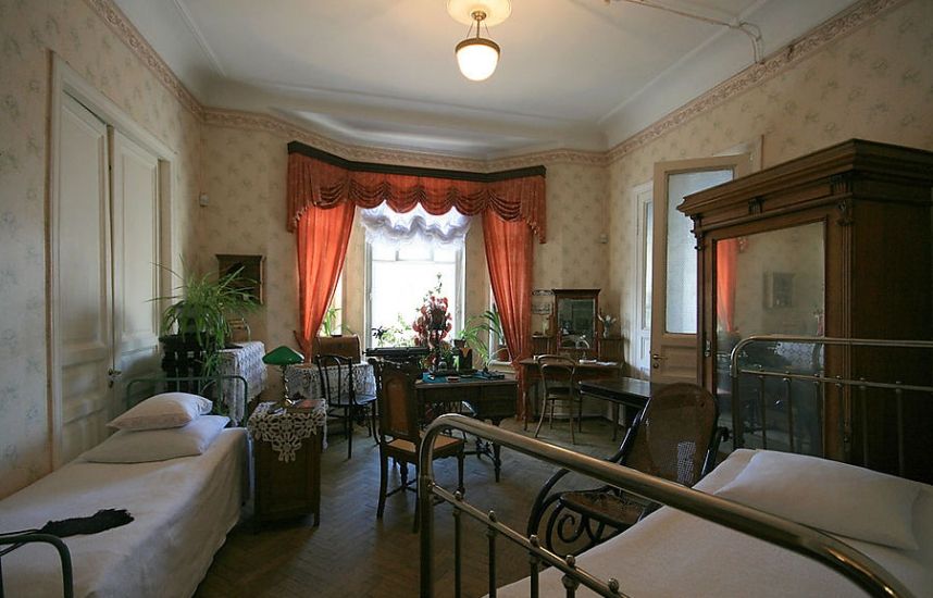 Подлинный интерьер квартиры начала XX века, где жил Владимир Ленин