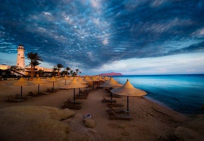 Профессиональные туристы не тратят много денег на путешествия. Для них это не просто форма отдыха, для них это необходимость, потребность, или форма зависимости, если хотите. За время путешествий они собрали много способов сэкономить. Питер Online делится некоторыми из них: