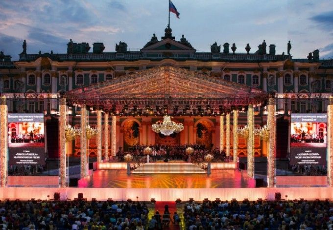 u0412 u0447u0435u0441u0442u044c u0414u043du044f u0433u043eu0440u043eu0434u0430 u043du0430 u0414u0432u043eu0440u0446u043eu0432u043eu0439 u043fu043bu043eu0449u0430u0434u0438 u0437u0430u0437u0432u0443u0447u0438u0442 u043au043bu0430u0441u0441u0438u043au0430