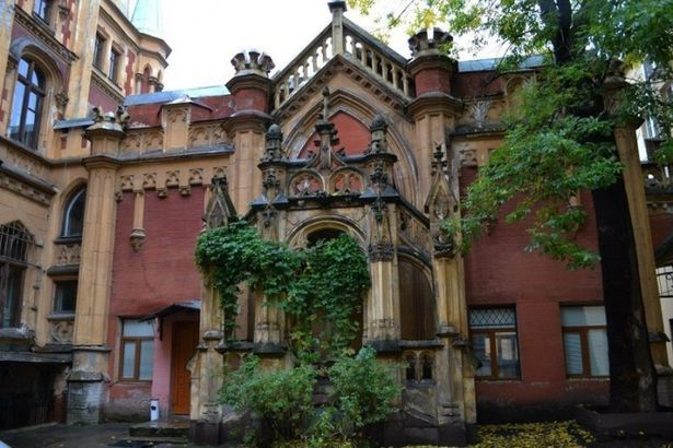 u041eu0441u043eu0431u043du044fu043a u041au0435u043bu044cu0445u0430 u043eu0442u0440u0435u0441u0442u0430u0432u0440u0438u0440u0443u044eu0442 u043a u043au043eu043du0446u0443 u0433u043eu0434u0430