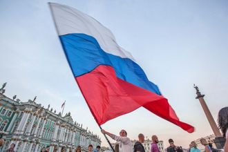 В 2020 году праздник впервые пройдёт в онлайн-формате. Запланированы конкурсы патриотической песни, танцевальный флешмоб «RussianDance», а также несколько благотворительных акций. «Оффлайн» пройдёт только гала-концерт у Петропавловской крепости, который петербуржцы смогут посмотреть в прямом эфире. Подробную программу читайте в материале Питер Online. 