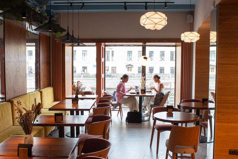 "Роскошный ресторан Best Friends Forever"
