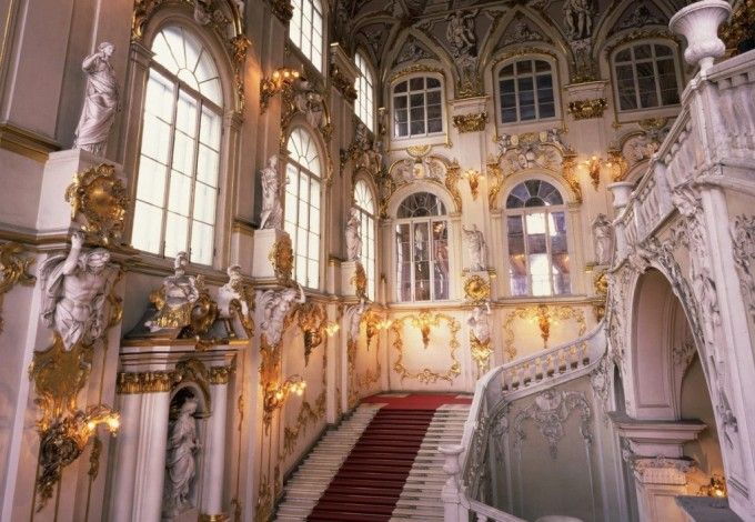 u042du0440u043cu0438u0442u0430u0436 u0431u044bu043b u043du0430u0437u0432u0430u043d u043bu0443u0447u0448u0438u043c u043cu0443u0437u0435u0435u043c u0420u043eu0441u0441u0438u0438 u0438 u0415u0432u0440u043eu043fu044b