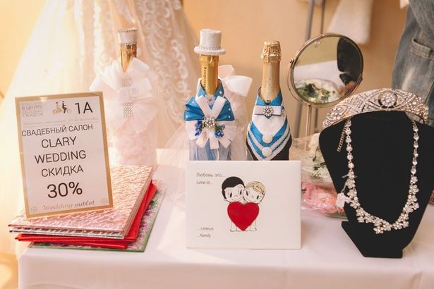 В музее искусства Петербурга XX-XXI перед горожанами предстанут необычные интерпретации подходов к книгам. Все выйдет за рамки привычных текстов, в книжках заиграет музыка, они начнут светиться разными огнями и даже шевелиться.