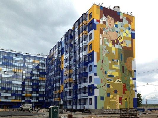 В Петербурге не только дворцы и шпили, но и обычные дома создают удивительную атмосферу, в которую влюбляешься. В каждом доме есть что-то уникальное: своя история или просто необычная деталь: