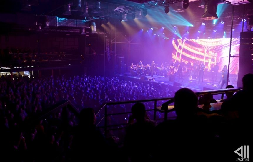 9 ноября в клубе A2 лицом к лицу встретятся два воплощения: питерская рок-группа Orion, несущая знамя неоклассического рока, и солисты ведущих оперных театров Петербурга. Она преподнесут зрителям уникальную программу&nbsp;«ROCK + OPERA».