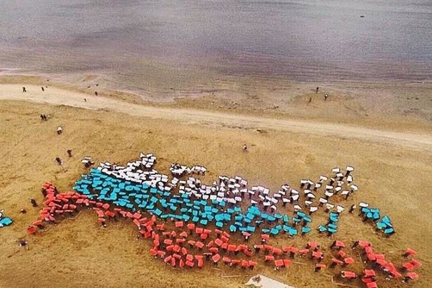 u041fu0435u0442u0435u0440u0431u0443u0440u0436u0446u044b u0432u044bu0441u0442u0440u043eu0438u043bu0438u0441u044c u0432 u00abu041au0430u0440u0442u0443 u0420u043eu0441u0438u0438u00bb u0432 u041fu0430u0440u043au0435 300-u043bu0435u0442u0438u044f