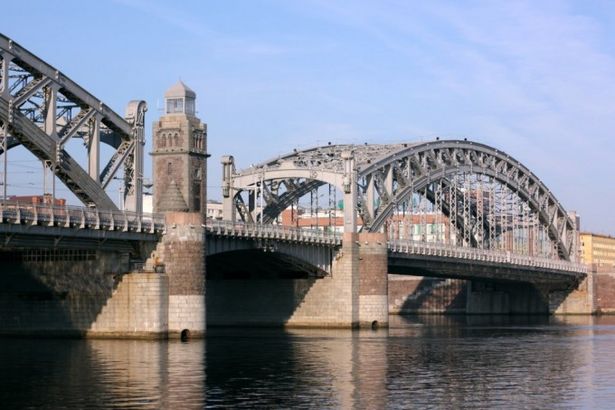 u0411u043eu043bu044cu0448u0435u043eu0445u0442u0438u043du0441u043au0438u0439 u043cu043eu0441u0442 u043fu043eu043bu0443u0447u0438u0442 u0440u0435u0432u0435u0440u0441u0438u0432u043du043eu0435 u0434u0432u0438u0436u0435u043du0438u0435