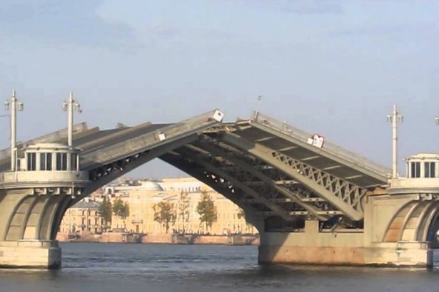 u0411u043bu0430u0433u043eu0432u0435u0449u0435u043du0441u043au0438u0439 u043cu043eu0441u0442 u0440u0430u0437u0432u0435u0434u0443u0442 u0434u043du0435u043c