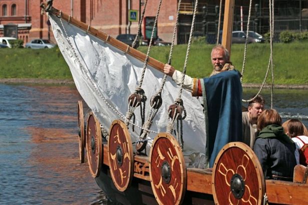 u0410u0444u0438u0448u0430 u0441u0440u0435u0434u043du0435u0432u0435u043au043eu0432u044bu0445 u0444u0435u0441u0442u0438u0432u0430u043bu0435u0439 u0432 2016 u0433u043eu0434u0443