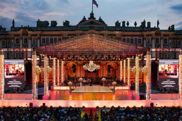 u0412 u0447u0435u0441u0442u044c u0414u043du044f u0433u043eu0440u043eu0434u0430 u043du0430 u0414u0432u043eu0440u0446u043eu0432u043eu0439 u043fu043bu043eu0449u0430u0434u0438 u0437u0430u0437u0432u0443u0447u0438u0442 u043au043bu0430u0441u0441u0438u043au0430