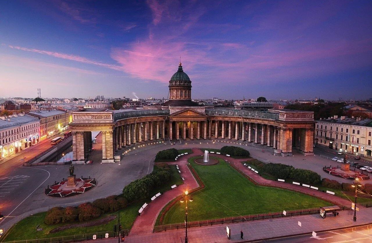 10% площади — вода, Троицкий мост спроектирован Эйфелем, коллекция Эрмитажа требует 8 лет — факты, меняющие взгляд на Петербург.