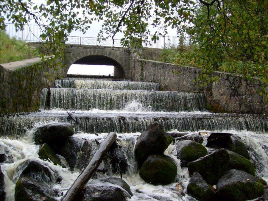 Водопад на реке Караста