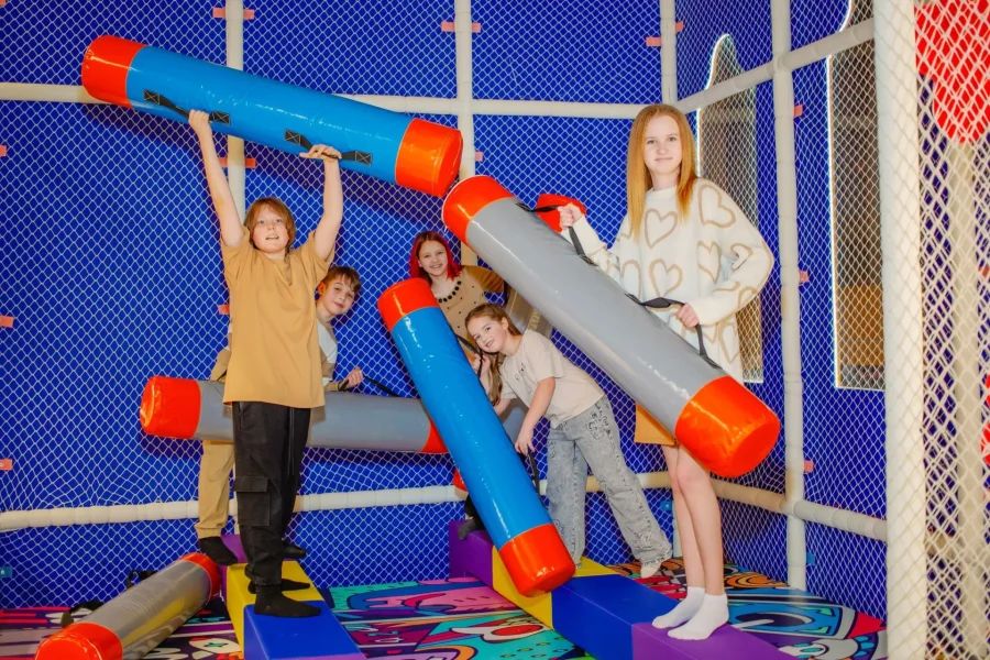 Места для празднования дня рождения в Санкт-Петербурге: интересные идеи, уютные локации и варианты для любой компании.