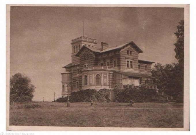 u0412 u043fu0430u0440u043au0435 u0410u043bu0435u043au0441u0430u043du0434u0440u0438u044f u043fu0440u0435u0441u0442u0443u043fu0430u044eu0442  u043a u0440u0430u0437u0431u043eu0440u043au0435 u0440u0443u0438u043d u0434u0430u0447u0438 u041du0438u043au043eu043bu0430u044f II