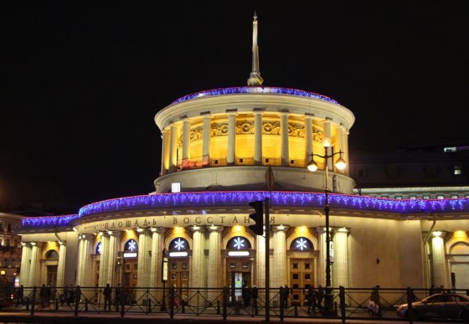 u041cu0435u0442u0440u043e u00abu041fu043bu043eu0449u0430u0434u044c u0412u043eu0441u0441u0442u0430u043du0438u044fu00bb u0437u0430u043au0440u043eu0435u0442u0441u044f u043du0430 u0432u0445u043eu0434 u0434u043e 6 u0430u043fu0440u0435u043bu044f