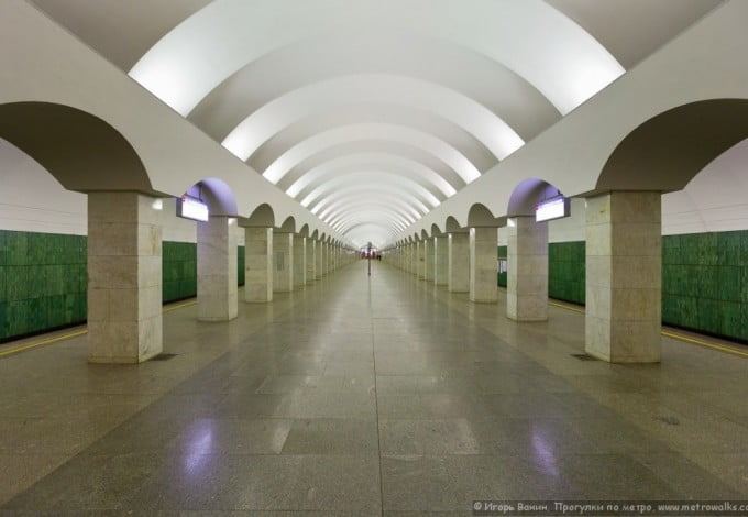 Станция метро «Лесная» уйдет на ремонт, начиная с 16 января. Работы будут вестись 11 месяцев и закончатся 15 декабря 2017 года. В течение всего этого времени станция будет недоступна для пассажиров.