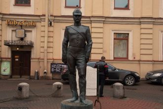 Памятник городовому