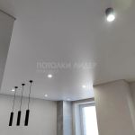 12 компаний натяжных потолков в Петербурге: цены от 185 до 950 ₽/м², гарантия и монтаж — с официальных сайтов, без агрегаторов.