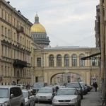 Историческое здание Главпочтамта продано за 1,5 млрд рублей. Новый владелец планирует создать гастрономический кластер и общественное пространство.