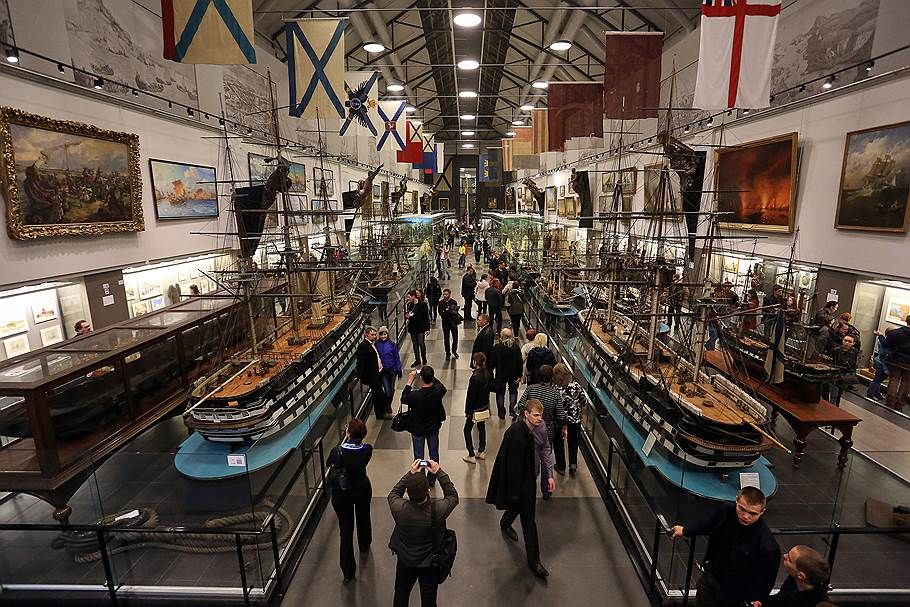 Яркие граффити, автомобиль Элвиса Пресли, гигантский макет Петербурга, столетний парфюм, специи и кофе со всего света, оригинальные вещицы для любовных утех — и это далеко не все интересности из этих необычных музеев. Большой список всех занимательных музеев и выставок Петербурга, которые понравятся как гостям, так и жителям города.