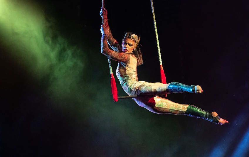 От полюбившейся горожанами площадки у залива теперь можно домчаться до центра по воде. Сейчас организаторы запустили два маршрута: вокруг Васильевского острова и&nbsp;по Неве в «Севкабель Порт».&nbsp;