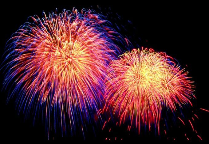 u041fu043eu0441u043cu043eu0442u0440u0435u0442u044c u043du0430 u043du043eu0432u043eu0433u043eu0434u043du0438u0439 u0444u0435u0439u0435u0440u0432u0435u0440u043a u043cu043eu0436u043du043e u0441 u043au0440u044bu0448u0438 u0432 u0446u0435u043du0442u0440u0435 u0433u043eu0440u043eu0434u0430