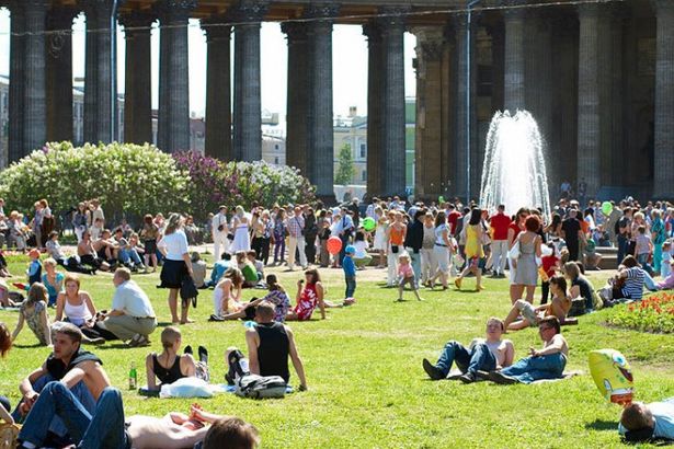 u0412 u041fu0435u0442u0435u0440u0431u0443u0440u0433 u043fu0440u0438u0434u0435u0442 u0436u0430u0440u0430