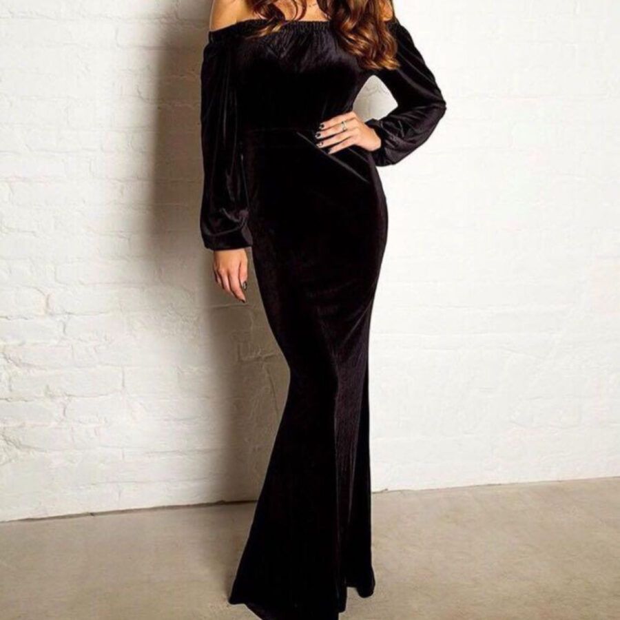 Авторская мастерская ByJane с образцами дизайнерской одежды и тканей премиум-класса