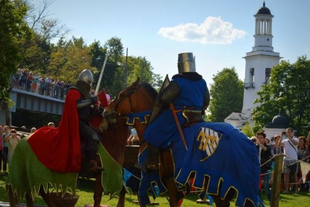 u0412 u0423u0441u0442u044c-u0418u0436u043eu0440u0435 u043eu0442u043fu0440u0430u0437u0434u043du0443u044eu0442 u0433u043eu0434u043eu0432u0449u0438u043du0443 u041du0435u0432u0441u043au043eu0439 u0431u0438u0442u0432u044b