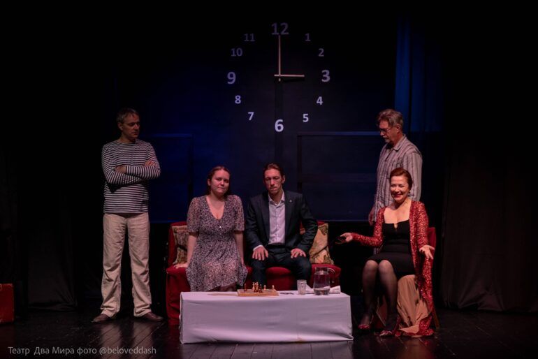 Освоить творческую профессию, раскрыть навыки артиста, избавиться от зажимов и стеснения — для актерских курсов нет ничего невозможного. Здесь учат сценическим движениям, погружению в образ, импровизации, правильной и красивой речи. Питер Online собрал подборку театральных студий, которые пробудят в вас талантливого актера.