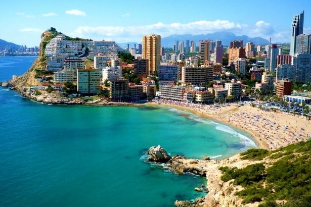 u0418u0441u043fu0430u043du0438u044f u0432u044bu0441u0442u0443u043fu0430u0435u0442 u0437u0430 u043eu0442u043cu0435u043du0443 u0432u0438u0437 u0434u043bu044f u0440u043eu0441u0441u0438u0439u0441u043au0438u0445 u0442u0443u0440u0438u0441u0442u043eu0432