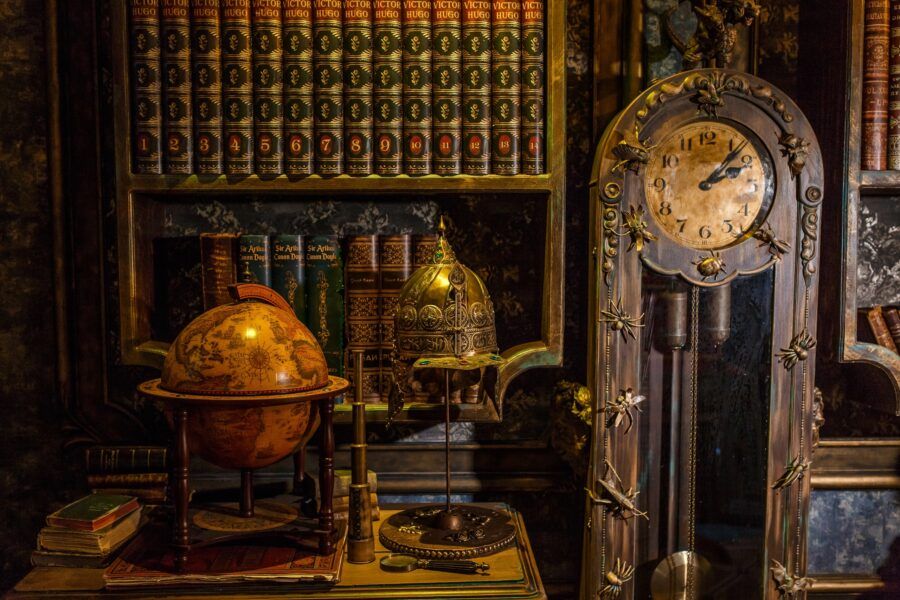 Яркие граффити, автомобиль Элвиса Пресли, гигантский макет Петербурга, столетний парфюм, специи и кофе со всего света, оригинальные вещицы для любовных утех — и это далеко не все интересности из этих необычных музеев. Большой список всех занимательных музеев и выставок Петербурга, которые понравятся как гостям, так и жителям города.