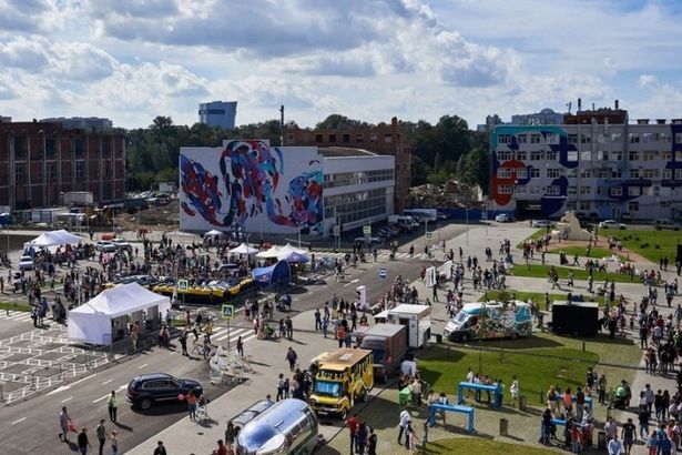 Большой фестиваль еды «О, да! Еда!» состоится в «Охта Молле». Вся территория будет посвящена гастрономической теме. Ресторанные стартапы, foodtruck show под открытым небом, премьера нового дискуссионного проекта «Грабли» и первый гастро-квест в истории Петербурга — все это и многое другое ждет гостей.