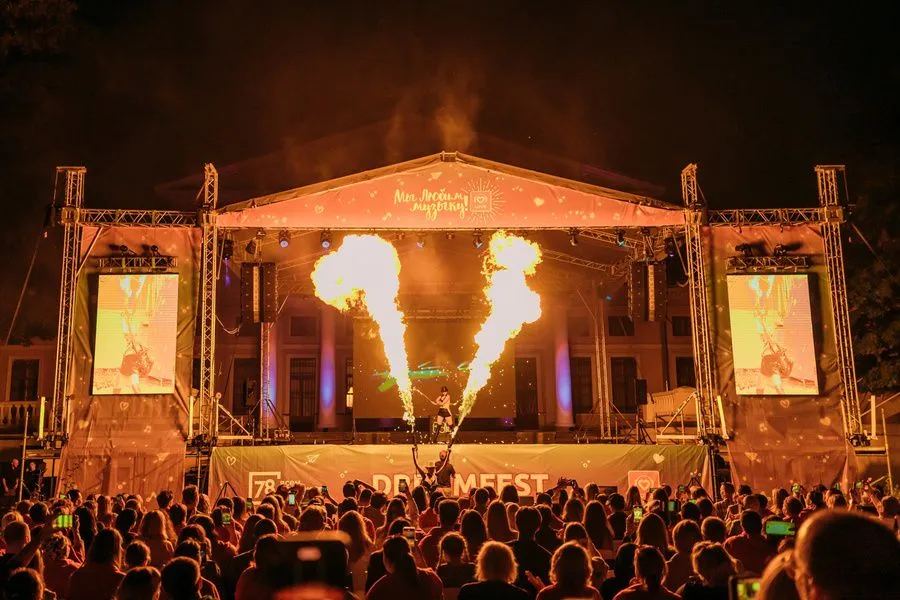 Фестиваль DreamFest в Юсуповском саду на майские праздники