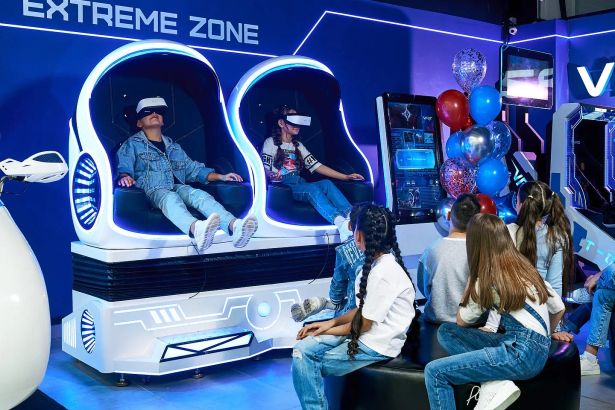 Лучшие клубы виртуальной реальности Санкт-Петербурга для празднования дня рождения. Игры, аренды залов, варианты для детей и взрослых — подборка актуальных мест для яркого события.